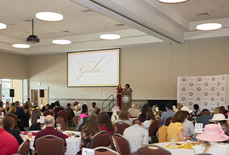 ULM Alumni Association presents awards at annual Good Morning Gala