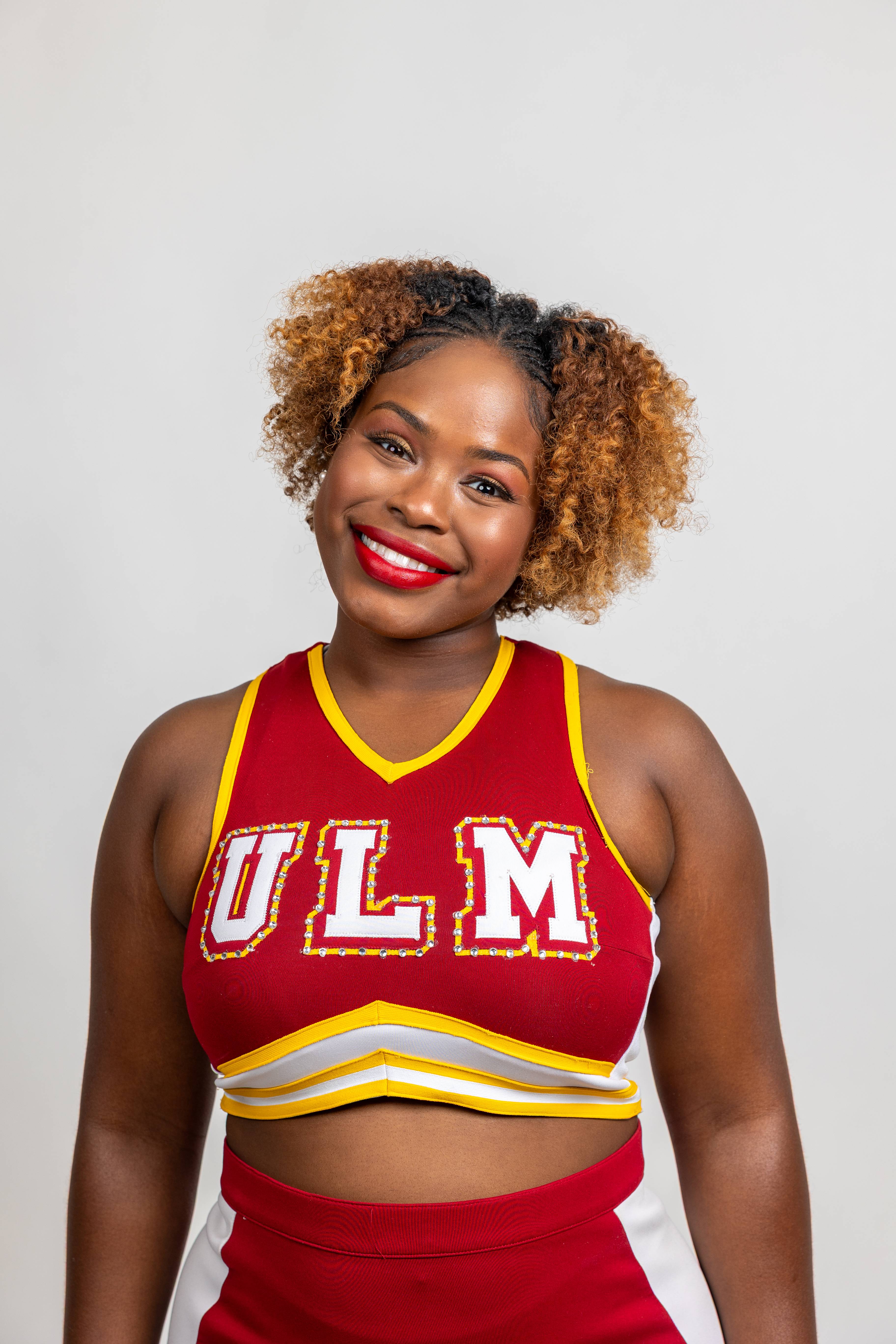 CoCaptain Deahvionne Moore